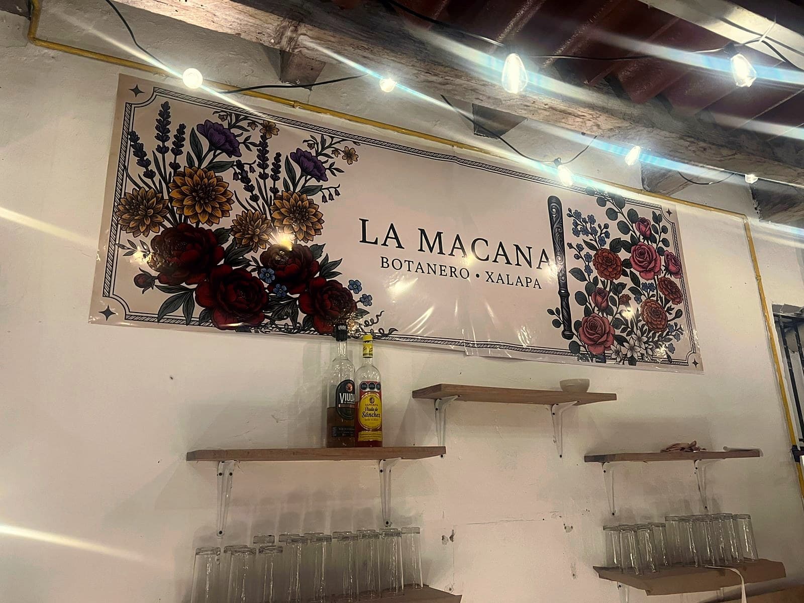 Letrero oficial LA MACANA · Botanero · Xalapa